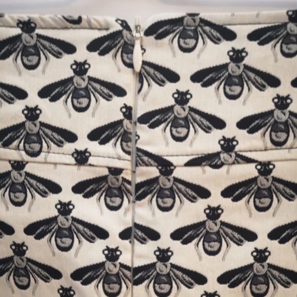 mandala design, bee pattern mini-skirt, XS - Picture 5 of 7